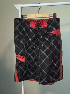 Island Haze Men's Black & Red Plaid Swim Trunks Surfwear Size